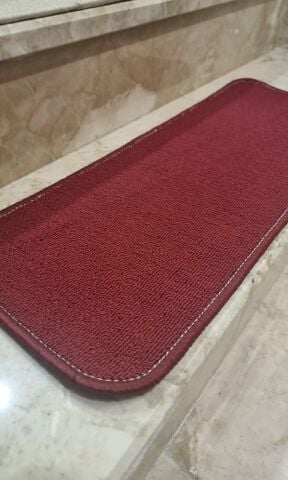 Kırmızı Merdiven Halısı Yapışkanlı Basamak Halısı