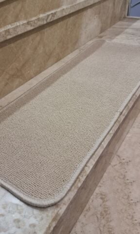 Krem Merdiven Halısı Yapışkanlı Basamak Halısı