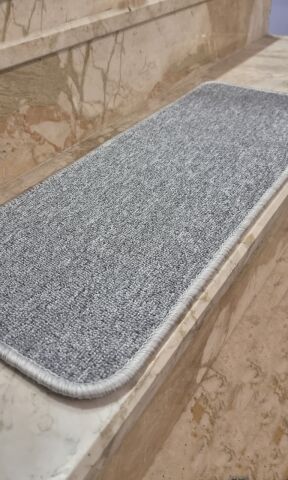 Gri Merdiven Halısı Yapışkanlı Basamak Halısı